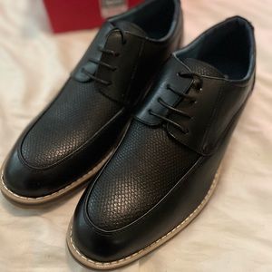 Men’s Black Oxfords Size 11 NIB